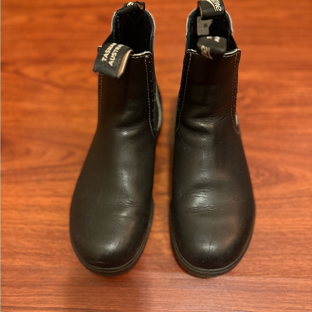 Blundstone Chelsea boots